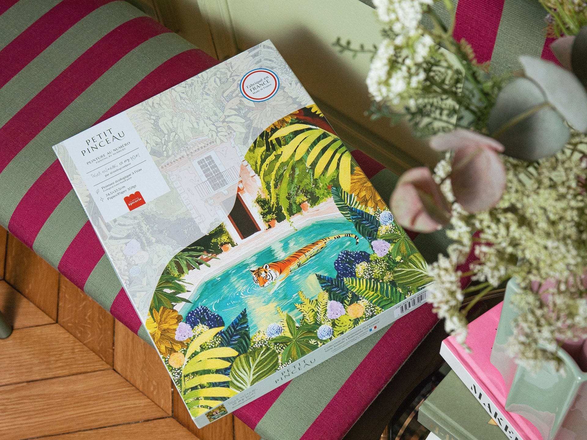 Petit Pinceau - Kit de peinture au numéro - Tiger relaxing in my pool – Image 4